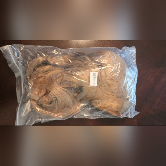 Synthetic Bonde ( 27) 16" wig - Picture 2 of 2